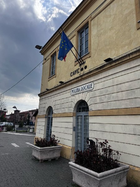 https://www.reteimpresecave.it/immagini_pagine/74/citta-di-cave-74-462-600.jpg